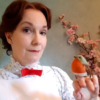 The UK's only dedicated Mary Poppins Tribute actress, flying to IN PERSON bookings or bringing a touch of VIRTUAL magic to your special occasion. Spit Spot!🍒