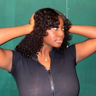 Justine_grah's profile picture. Lost somewhere in thoughts. #UWI Pelican 💪🏾