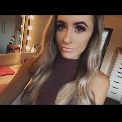 nicoletyrer_'s profile picture. Newcastle | 25 | 💚🌸