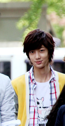 Welcome! This twitter will update news, info, pics and facts of Jo Kwangmin and BoyFriend. Wish you guys enjoy our tweet ^^