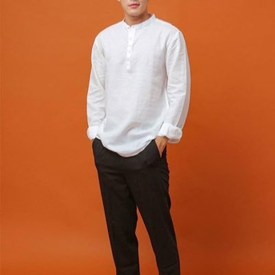 SeyhaDevit's profile picture. 