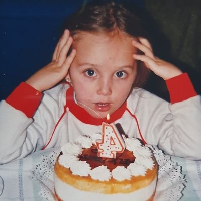 danaegc28's profile picture. filóloga hispánica en potencia