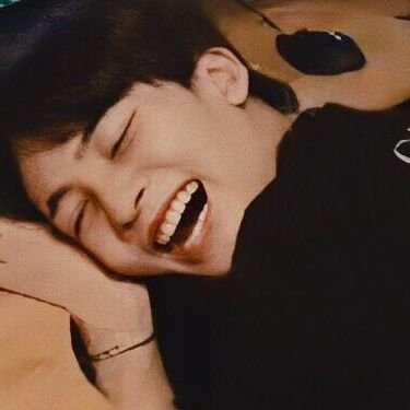 Venteenieya's profile picture. Hi!|| 1+1 ||♀️||🥕💎