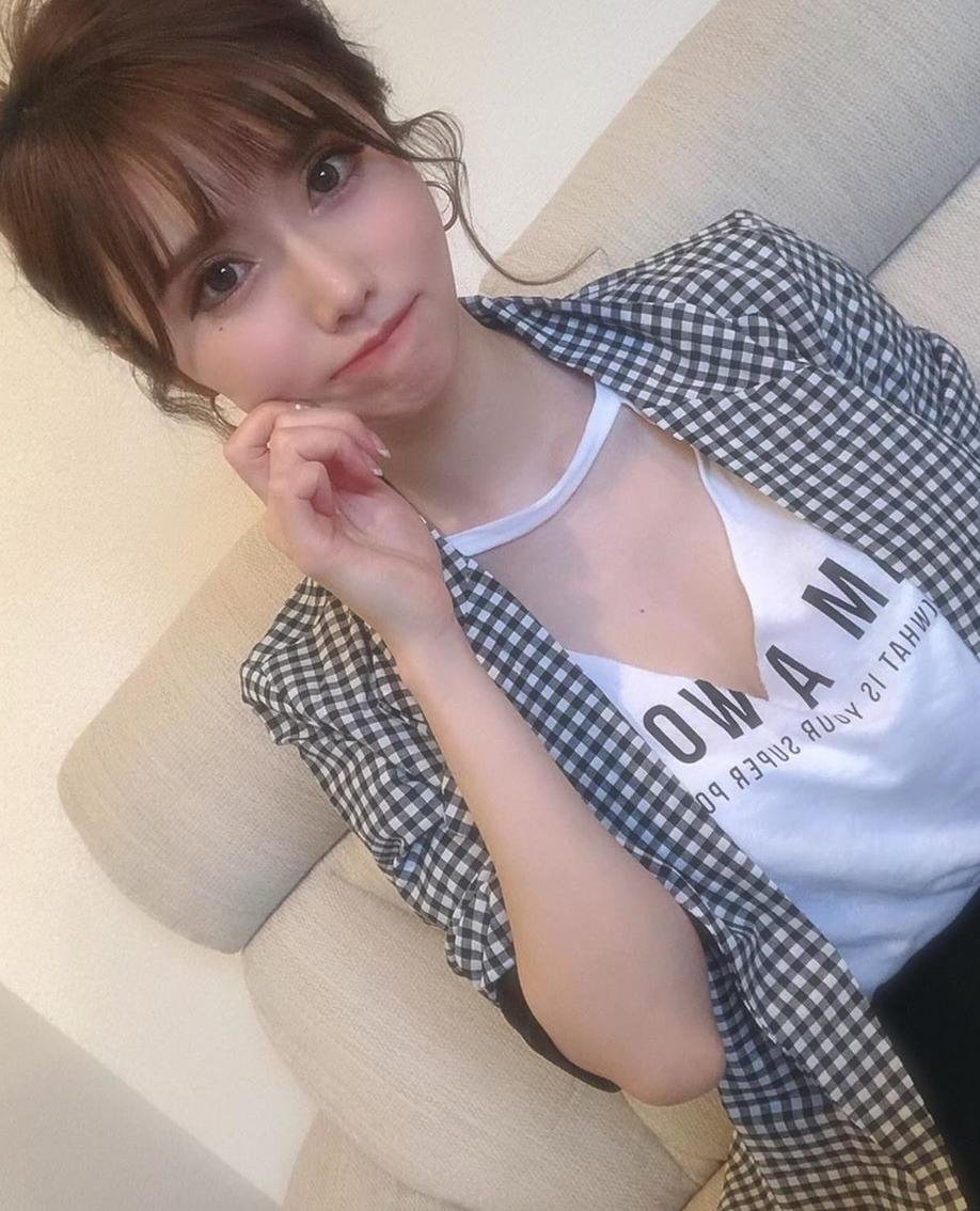 Minra43271's profile picture. 彼氏がいないセクシーな女性で、あなただけを探している フォーしたら、写真を送ってあげる～ まってるよ！
