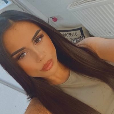 _erinslevin's profile picture. 🤍