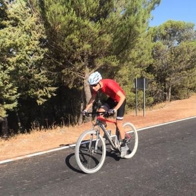 1063_juan's profile picture. Derecho y Economía | US ⚖️