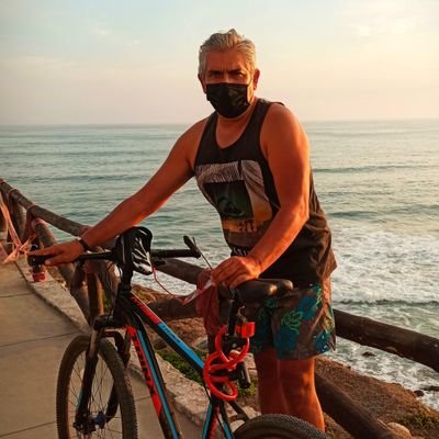 Deporte, lectura, cultura, trabajo, vino, vivir y dejar vivir, la tranquilidad no tiene precio.
