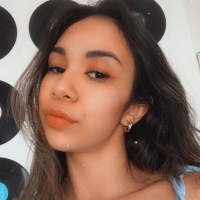 alma_espi's profile picture. 21 | UT | 👻 almokar | insta: almak_e