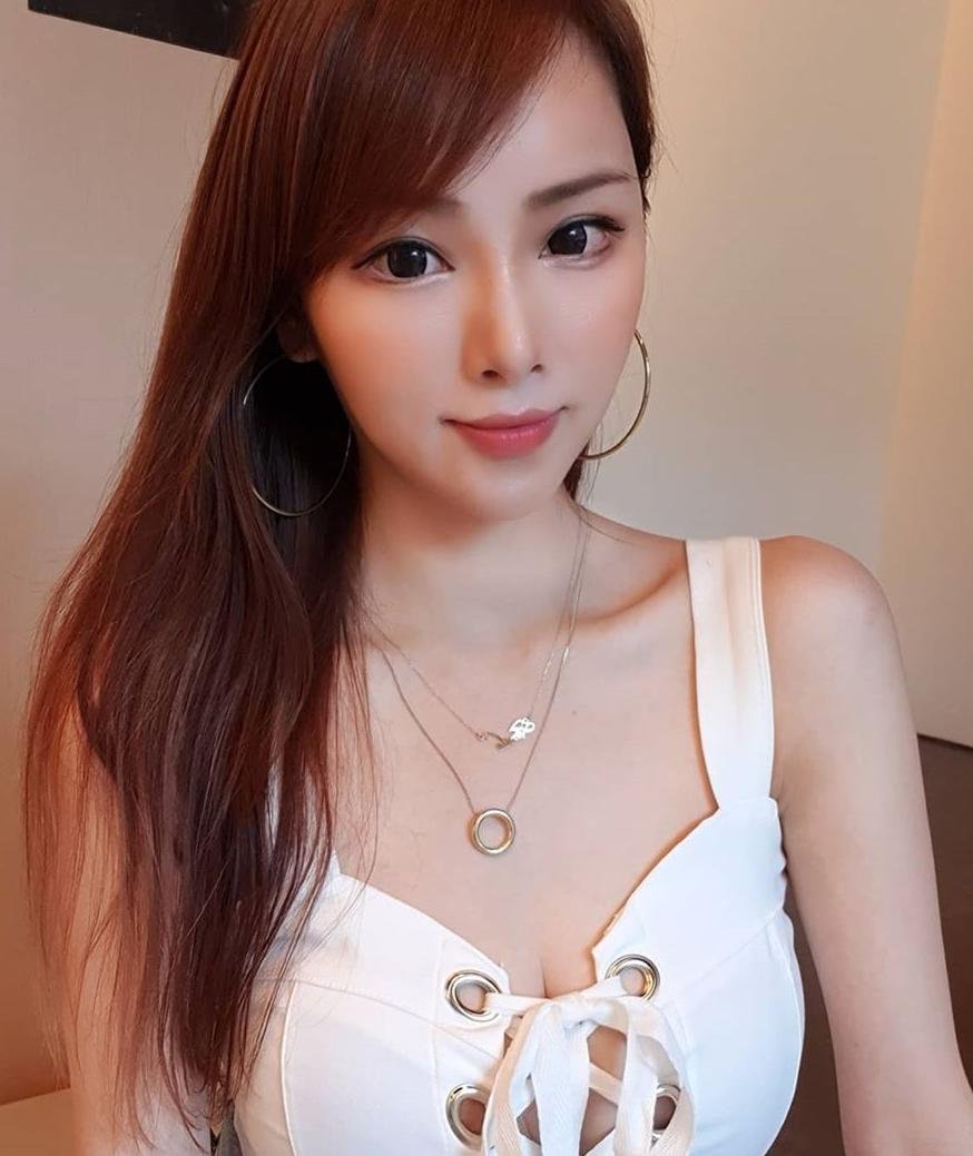 彼氏がいないセクシーな女性で、あなただけを探している フォーしたら、写真を送ってあげる~ まってるよ!