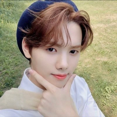 trade & sales acc | please read carrd before dming!