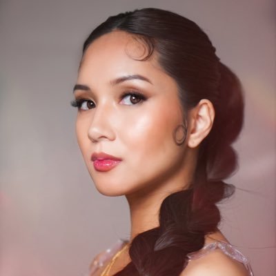 Roxanne Barcelo Profile