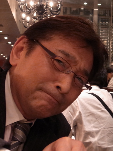 カネ好きの男。あっカネってゴーンって鳴るお寺の鐘なんですが。日本の梵鐘の音ってイイですよね。