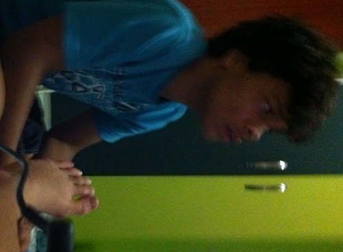 Sou indiano, e meio aviadado, me encontre no bate-papo da uol, e sou mais conhecido como Kh@l3DZ!nH0ww, adogo linguiçaa!