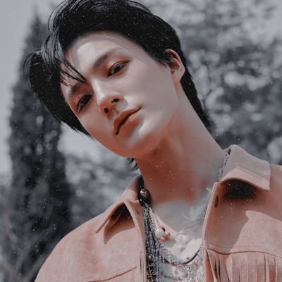 illejeno's profile picture. 𝐔𝐍𝐑𝐄𝐀𝐋 ㅡ 00┊Being the perfect human alive. Guy who got the nickname as your biased list destroyer, 𝐋𝐞𝐞 𝐉𝐞𝐧𝐨.