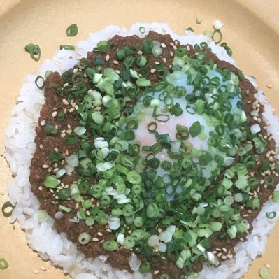 eqDFrYKq4JySWVb's profile picture. 