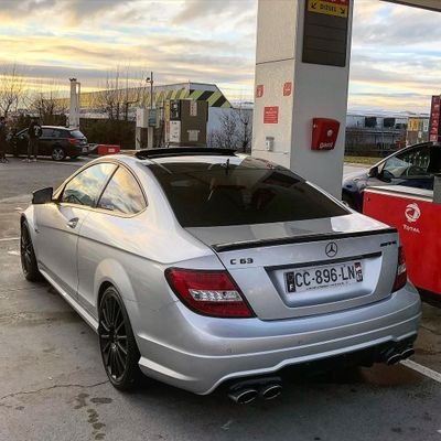 R6Oskar's profile picture. 