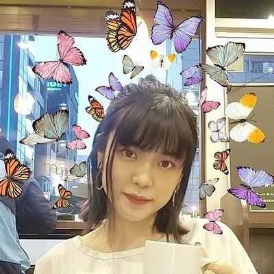ニンゲンハトベナイ=shinohara nobuakiとのユニット。Egw Eimiエゴエイミーでした。競馬、酒、麻雀。ニンゲンハトベナイ。弾き語り。色々誘ってください、お酒をください。 雷電ユニバース⚡️