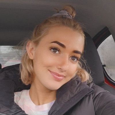 missbarwick1's profile picture. PGCE student at UWTSD📚 Love music and my dog🎶🐶