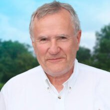 Exploitant agricole, Dirigeant de poney-clubs et centres équestres. Enseignant. Président de la Fédération Française d’Équitation.