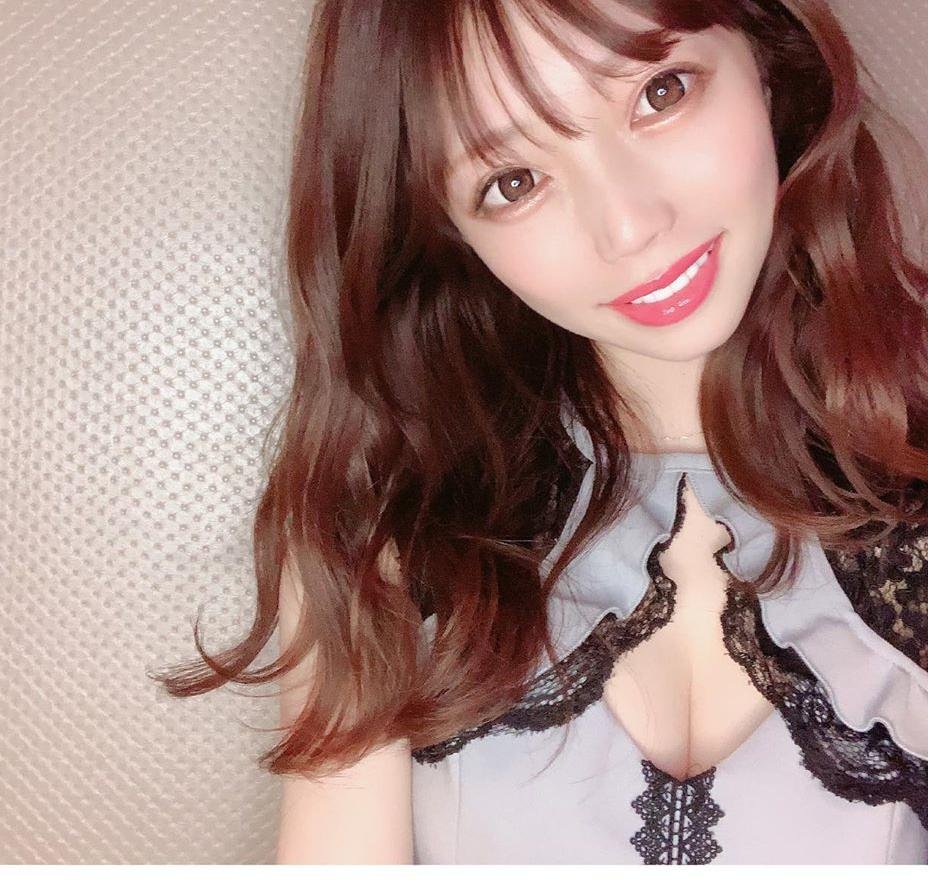 彼氏がいないセクシーな女性で、あなただけを探している フォーしたら、写真を送ってあげる～ まってるよ！