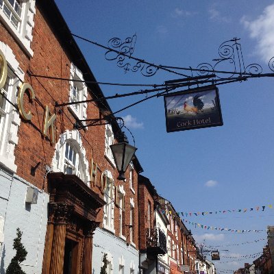 High Street Pub & Restaurant, 31 Room Greene King Inn and home of the Cock and Bull Story.