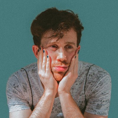 Adoro la estética.
Soy doctor en Ingeniería Informática.
También canto en @fugazplaneta.
🏳️🌈
