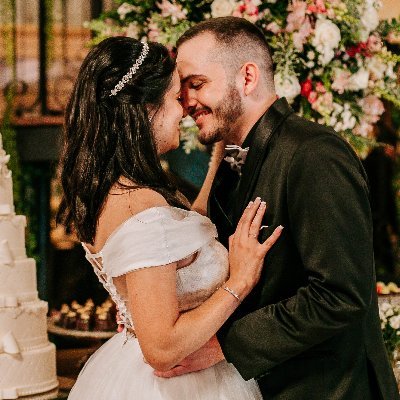 Marido da @amanda_csouza e viciado em futebol. Luto pelo bem, e sou apaixonado pela minha família. Sou movido pelo Rock Nacional e pelas paixões acima! 👫🤘🏻🖤