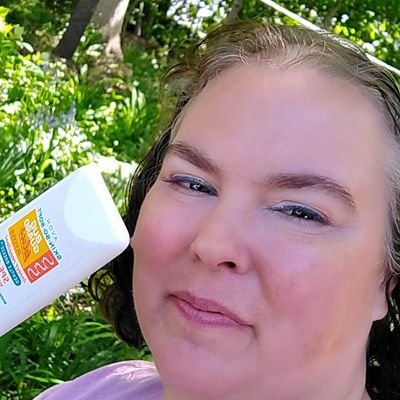 BankesKim's profile picture. Mom of 3 kids, a dog, and wife.  I love our Avon Business and helping people make there Dreams come true. Join my team: https://t.co/slbyL2Ug3M