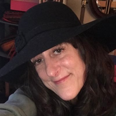 JenGadbow's profile picture. 