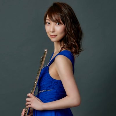 NHK交響楽団フルート奏者 アンサンブルミクスト木管五重奏団 桐朋学園大学非常勤講師 使用楽器 フルート村松SR ピッコロRoosen、ピッコロPowellグラナディラ+14kキー 現在プライベートレッスンはしておりません。ごめんなさい🙏