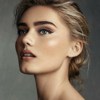 NicoleH92399215's profile picture. taken by @sexyzombiezed