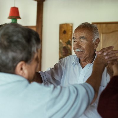 ¿Cuál es la relación entre la calidad de vida y la malnutrición en adultos mayores en Latinoamérica?