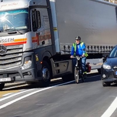 Bike infrastructure in Brussels, an essay. 🚳 dm for tips. Surviving #Carbeek on a bike 🌈 🇺🇦 #welovegoodmove 🌱