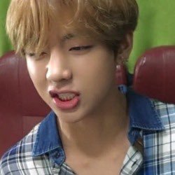 recommended for you according to your research: ## hyunjin’s pretty smile 🍙!!