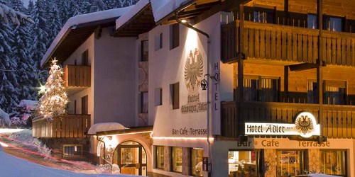 Hotel divertente sulle Dolomiti vicino al lago di Carezza, posizione spettacolare per vacanza montagna d'estate e inverno