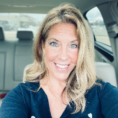 3x Cancer Thriver/Sales Executive/Author/Speaker/Radical Remission/Transformation Coach/Mom/Yogi/Lover of Life https://t.co/4Jxi8JxMk0.
