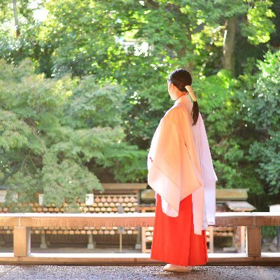 乃木将軍と静子夫人を祀る乃木神社と、神社周辺地域の魅力を巫女がつぶやきます✨
皆様のお参りをお待ちしております。

参拝時間…6:00~17:00（授与品は9:00~17:00）
コメントへの返信はランダムですのでご了承ください。