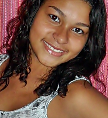 eu tenho 16 anos,sou do rio de janeiro,sou alegre,gosto de pessoas que me façam rir e tenho uma vida muito loka 
kkk nada a ver mas...