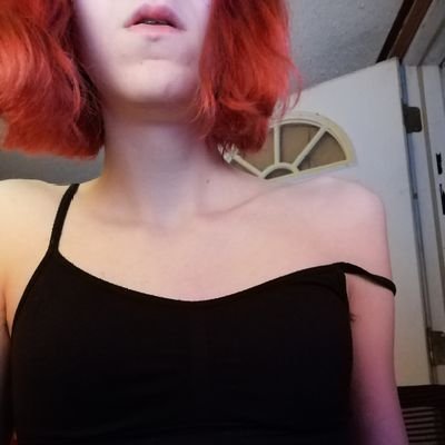 (18+) / 26 / Trans woman (she/they/fae) / Lesbian / Single / Verse/switch (top/sub leaning)