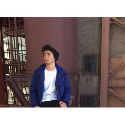 mertyuzdas's profile picture. i love here baby