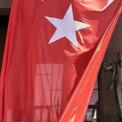 ne Hikmettir bu dünyaya gelen ağlar giden ağlar her gelişin bir de gidişi var