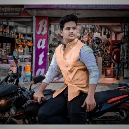 MdshhrHussain1's profile picture. Born to express 

Not to impress .......