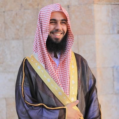 في أرض #الشام أغدو وأروح أترقب قرصة تجعلني بين أصحاب القناديل #نعيش_أحرارًا