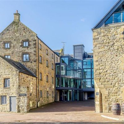 Your home from home, Turnstone is a beautifully presented two-bedroom holiday let apartment situated in the heart of historic Alnwick in Northumberland.