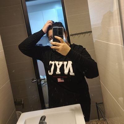mrnsbksn's profile picture. trust issues