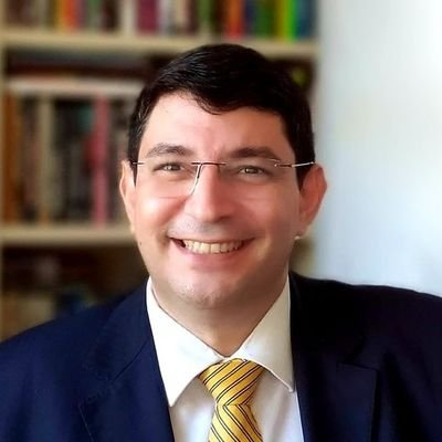 Consultor Legislativo do Senado Federal. Professor. Inteligência, Segurança e Defesa.
