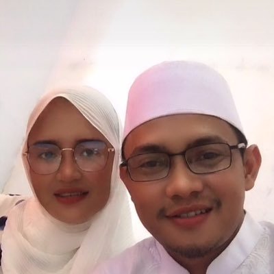 Alhamdulillah, masih ganteng | Tak banyak, hanya rindu yang aku punya.