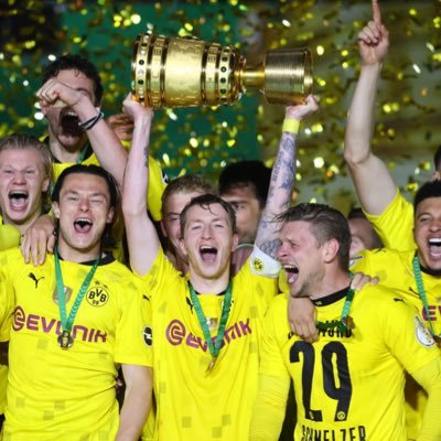 24 ans. 🇫🇷⭐️⭐️, Borussia Dortmund mitglied 🐝🖤💛 #EchteLiebe | Paris FC 💙🖤