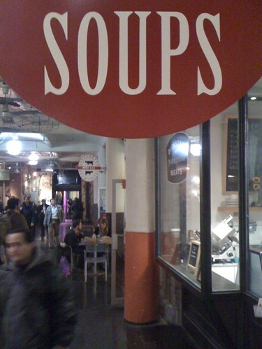 I eat soup.