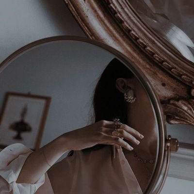 alpas_hirayana's profile picture. Silakbo ng Bawat Muni-muni
-ang damdamin ng bawat salitang naipit sa pagitan ng husgahan-